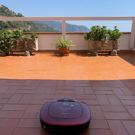 Appartement ⭑ Terrace + Sea Views + Private Beach. What Else? ⭑