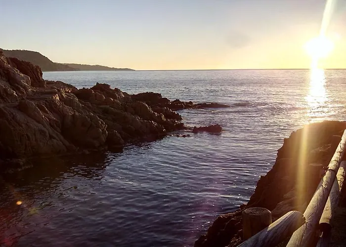 ⭑ Terrace + Sea Views + Private Beach. What Else? ⭑ Appartamento