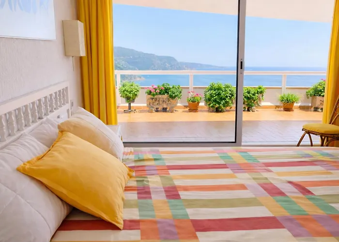 ⭑ Terrace + Sea Views + Private Beach. What Else? ⭑ Appartamento Tossa de Mar