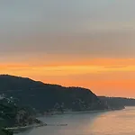 ⭑ Terrace + Sea Views + Private Beach. What Else? ⭑ Апартаменты Тосса-де-Мар
