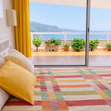 ⭑ Terrace + Sea Views + Private Beach. What Else? ⭑ Apartment Tossa de Mar