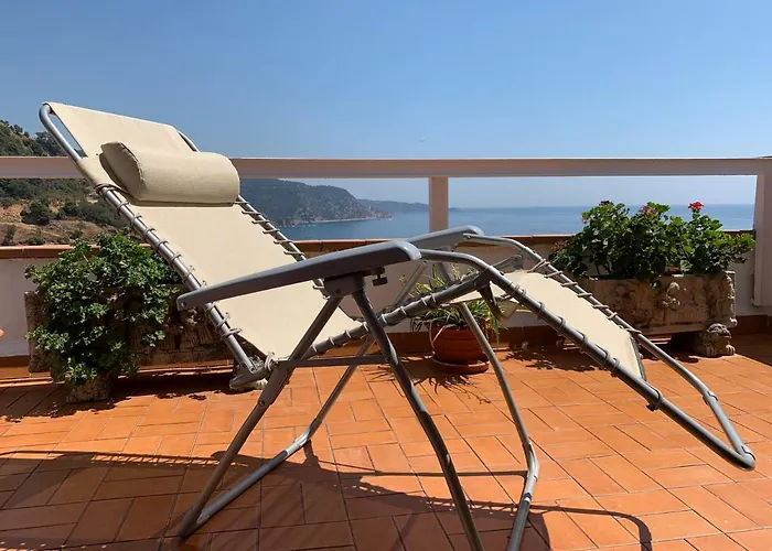 ⭑ Terrace + Sea Views + Private Beach. What Else? ⭑ Apartment Tossa de Mar