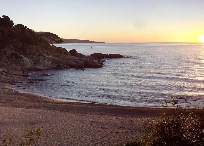 Appartement ⭑ Terrace + Sea Views + Private Beach. What Else? ⭑
