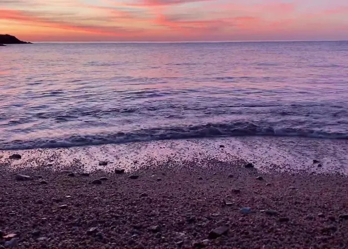 ⭑ Terrace + Sea Views + Private Beach. What Else? ⭑ Апартаменты