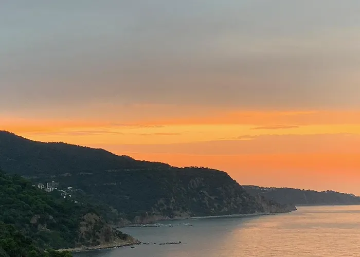 ⭑ Terrace + Sea Views + Private Beach. What Else? ⭑ Appartement Tossa de Mar