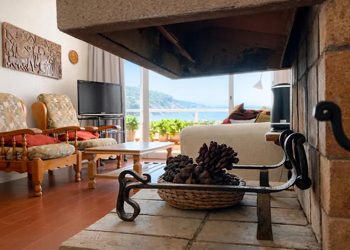 ⭑ Terrace + Sea Views + Private Beach. What Else? ⭑ * Tossa de Mar