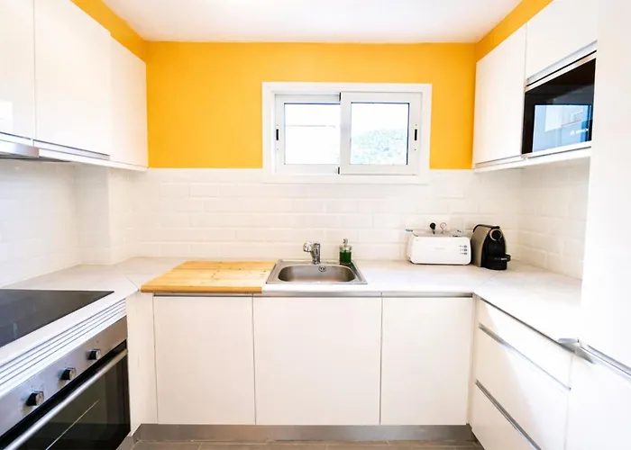 Appartement ⭑ Terrace + Sea Views + Private Beach. What Else? ⭑ *