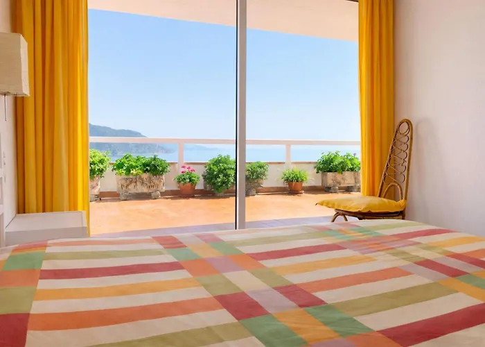 Appartement ⭑ Terrace + Sea Views + Private Beach. What Else? ⭑ Tossa de Mar